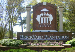 photo of the Brickyard Plantation entrance, Mount Pleasant, SC